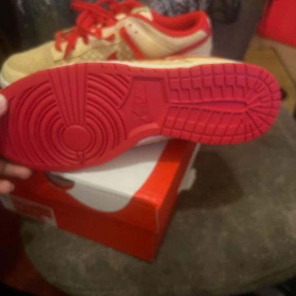 Strawberry waffle Nike dunks - Picture 5 of 6